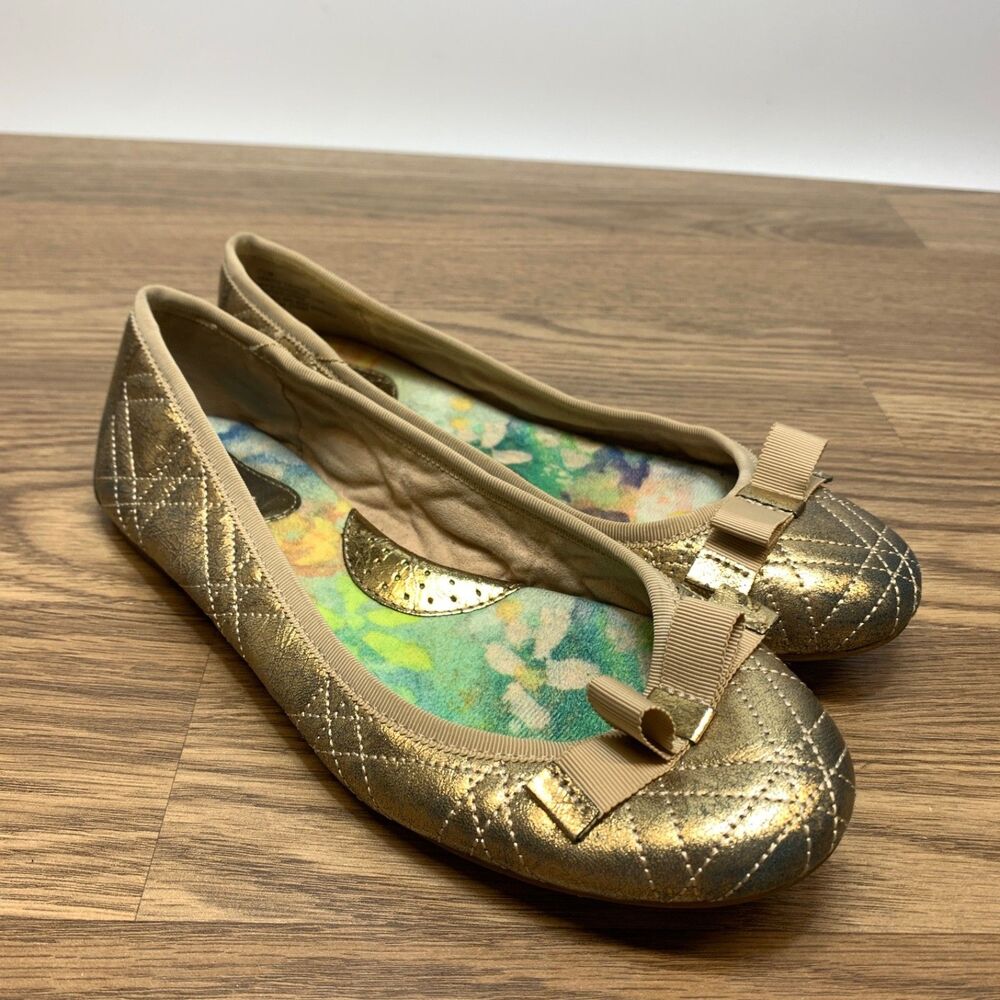 Born Shoes Womens 7.5‎ Ballet Flats Gold Leather Slip On Bow D56510